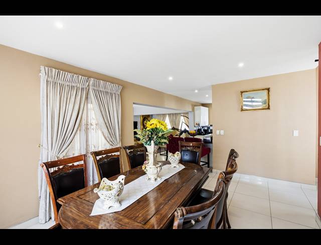 3 BEDROOM HOUSE FOR SALE IN CRAIGAVON